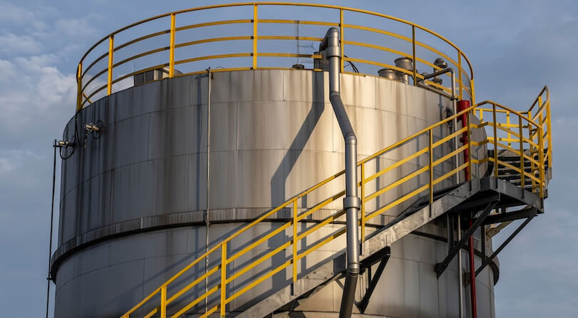 Зачистка резервуаров от нефтепродукта [in-city]